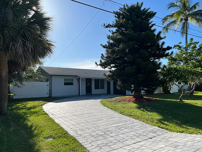 918 Marlin Dr — Photo 1