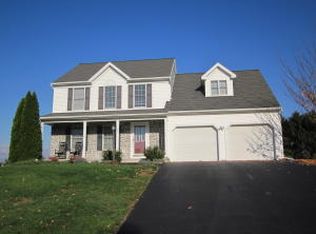 367 Squire Ln, Lititz, PA 17543