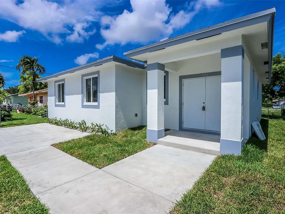 806 NW 5th Ave