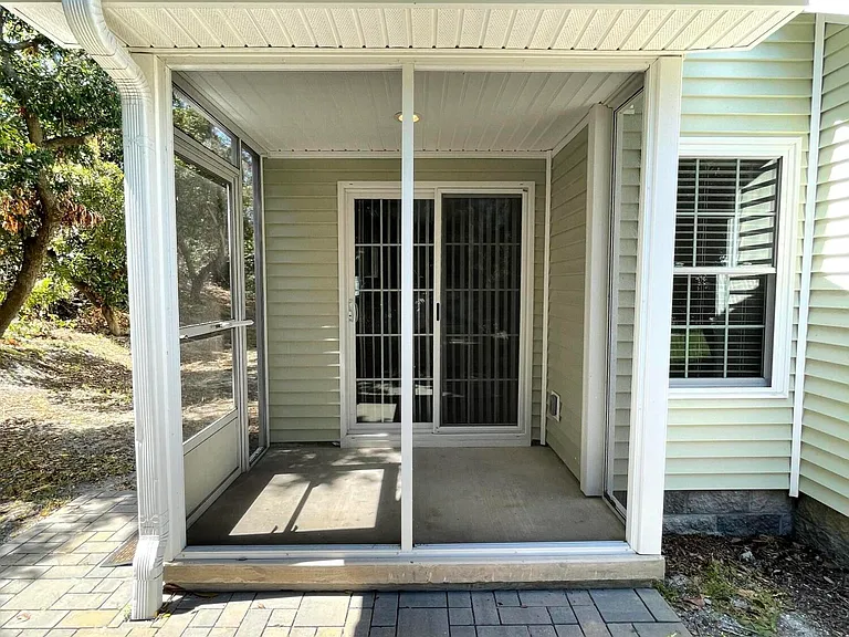 302 Holly St — Photo 13