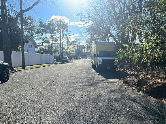 5th image of 29 Bark Ave