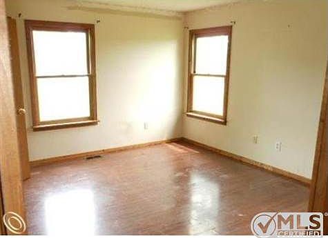 7143860257 Bed Room.JPG