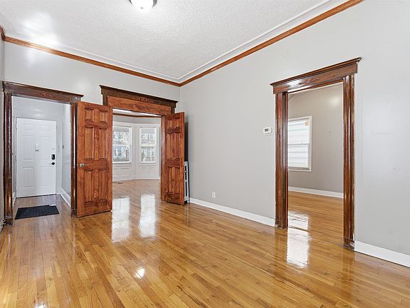 3rd image of 199 Ege Ave #199A