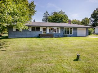 9698 Somonauk Rd, Hinckley, IL 60520