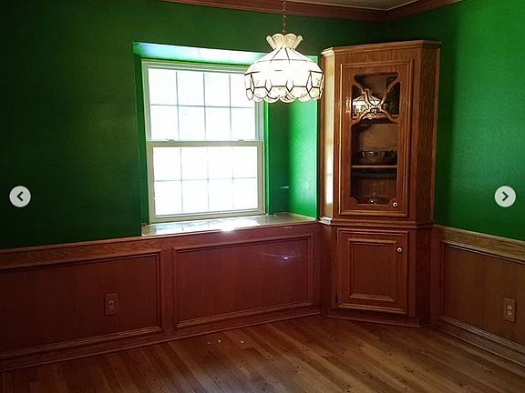 Fresh paint in breakfast