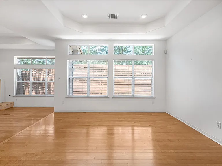 1621 Maggie Mayes St — Photo 10