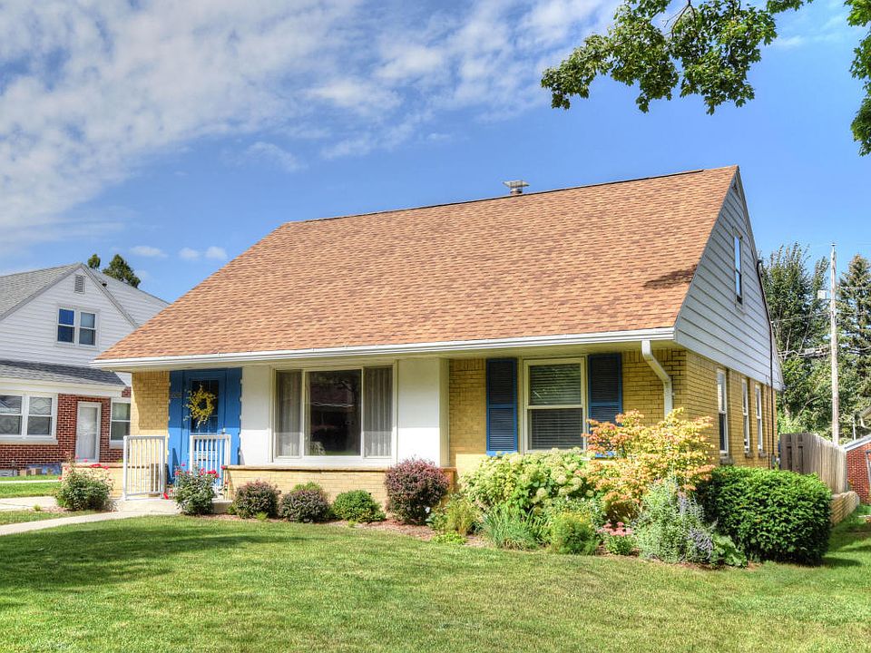 2nd image of 8636 Ravenswood Cir