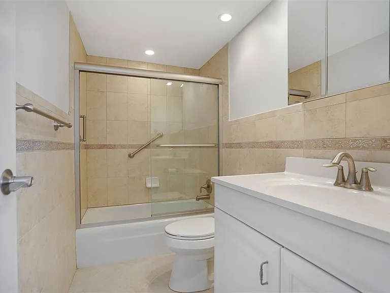 4250 Galt Ocean Dr #PHB — Photo 24