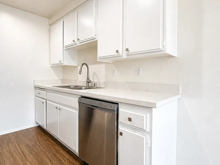 4727 Kester Ave #206 — Photo 3
