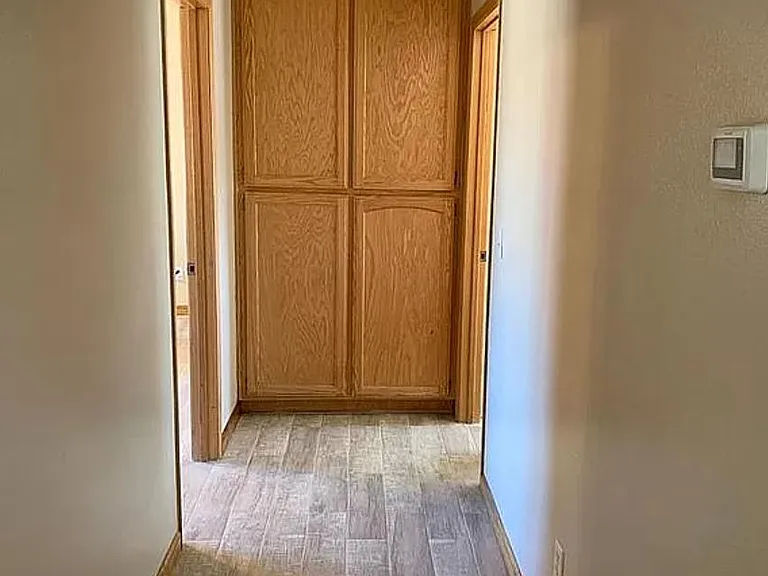 9822 Hawthorne Ave — Photo 40