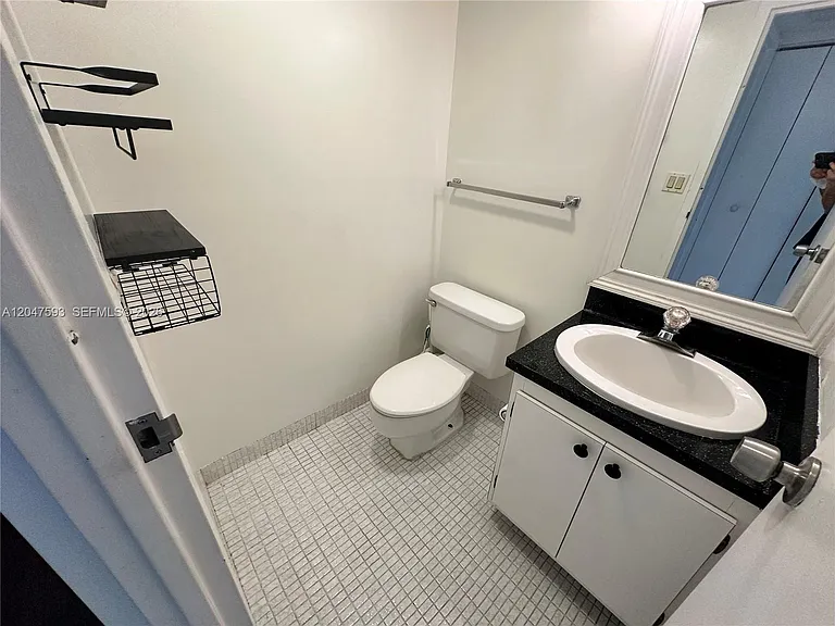 100 Bayview Dr #911 — Photo 5