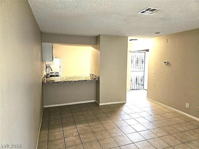 5136 Golden Ln #D — Photo 8