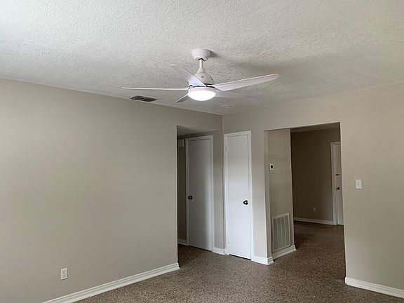 3rd image of 3301 W Louisiana Ave