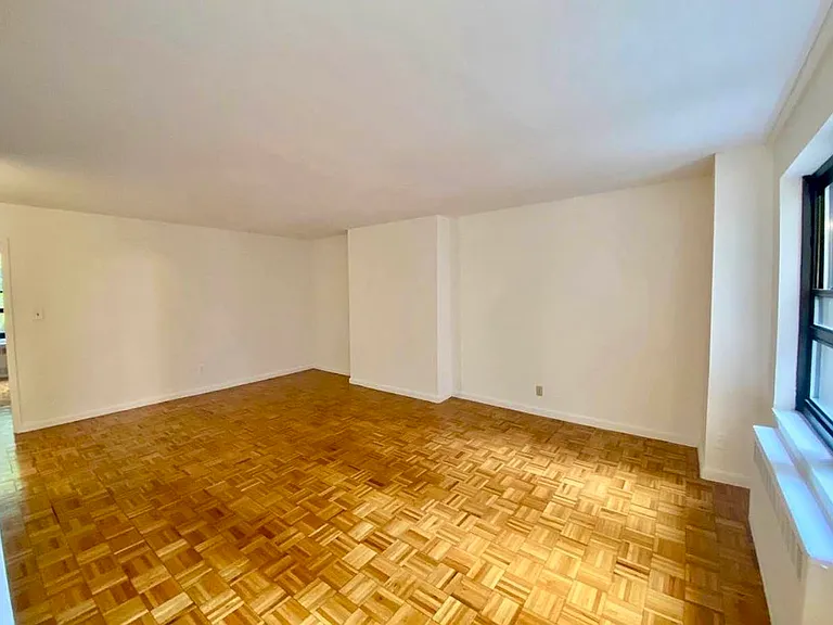 232 E 12th St #2C — Photo 4