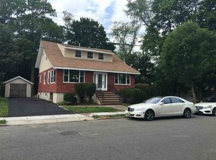 32 Shepard Ave, Teaneck, NJ 07666