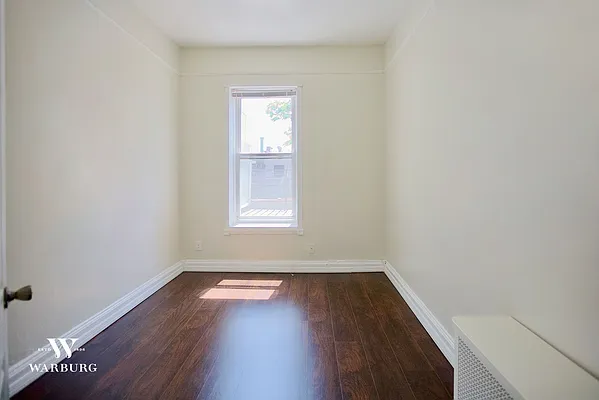Rented by Warburg | media 10