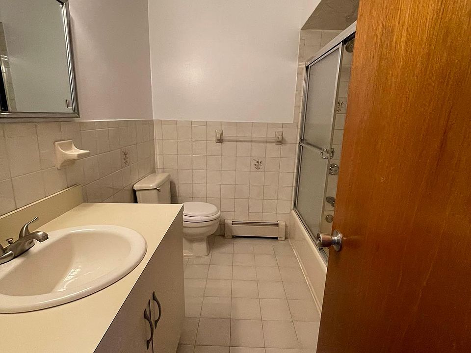 1st image of 8326 15th Ave Floor 3