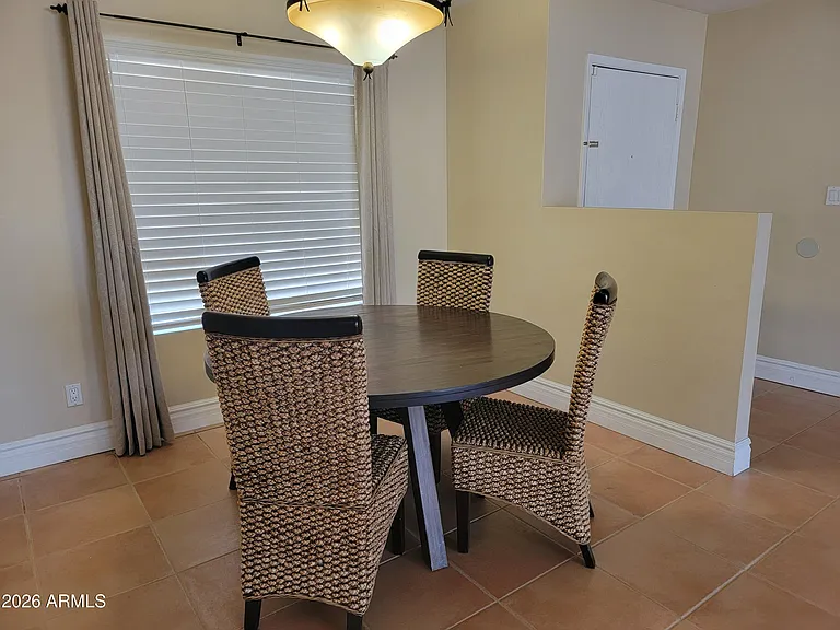 5118 E Gelding Dr — Photo 6