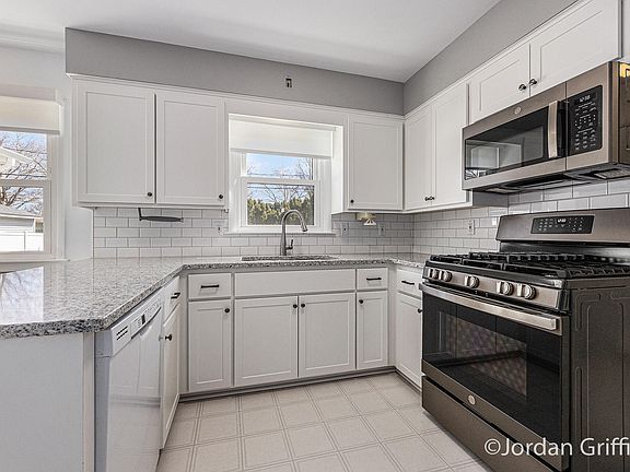 3rd image of 60 Westmont Dr NW