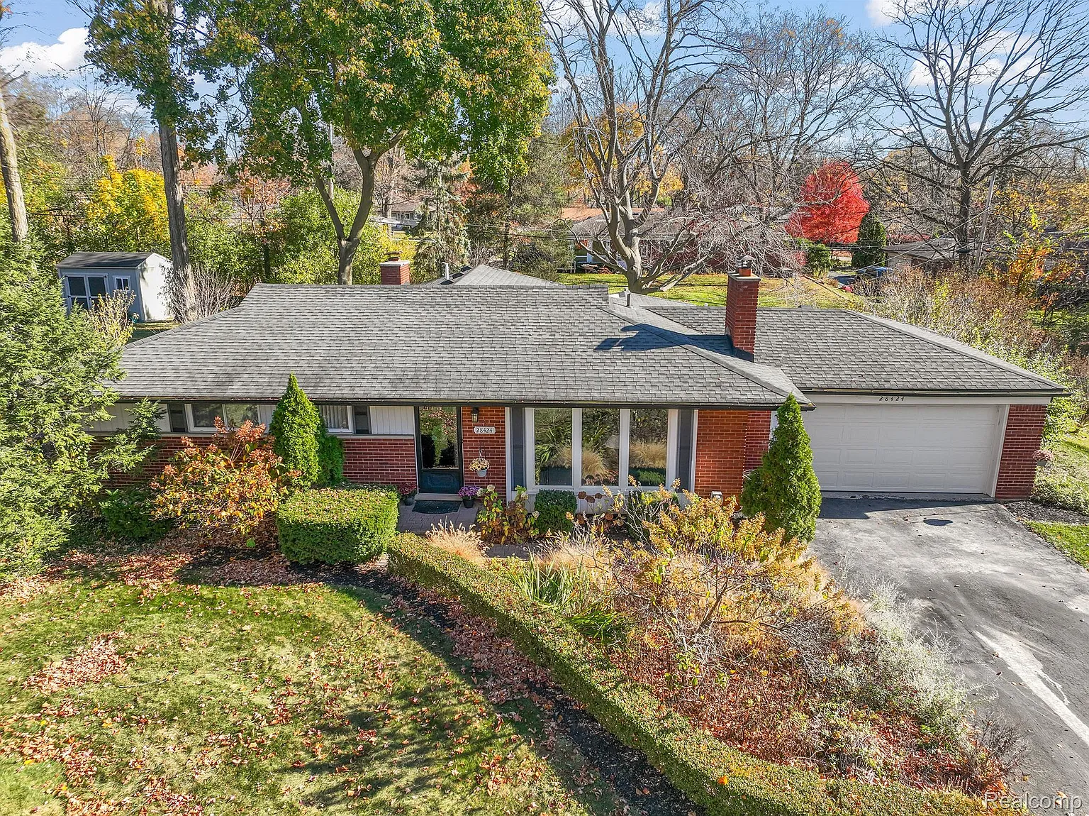 28424 Peppermill Rd photo 1