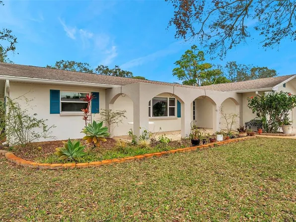 9520 Portside Dr, Seminole, FL 33776