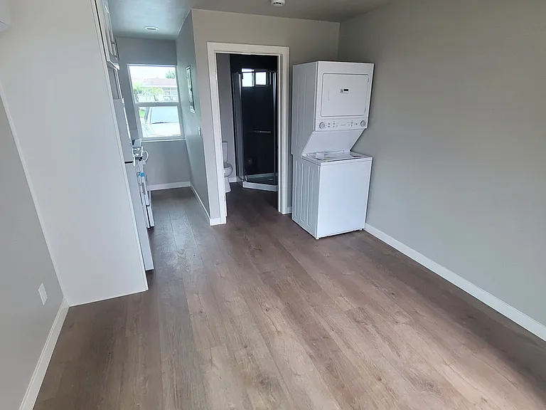1328 Stevely Ave #A — Photo 8