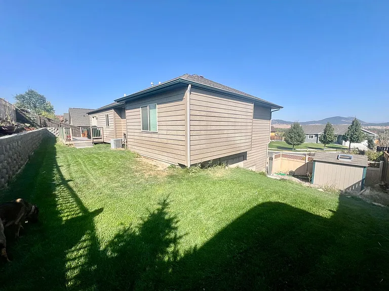 2633 Knight St — Photo 7
