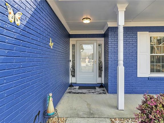 4th image of 6 Springcrest Trl