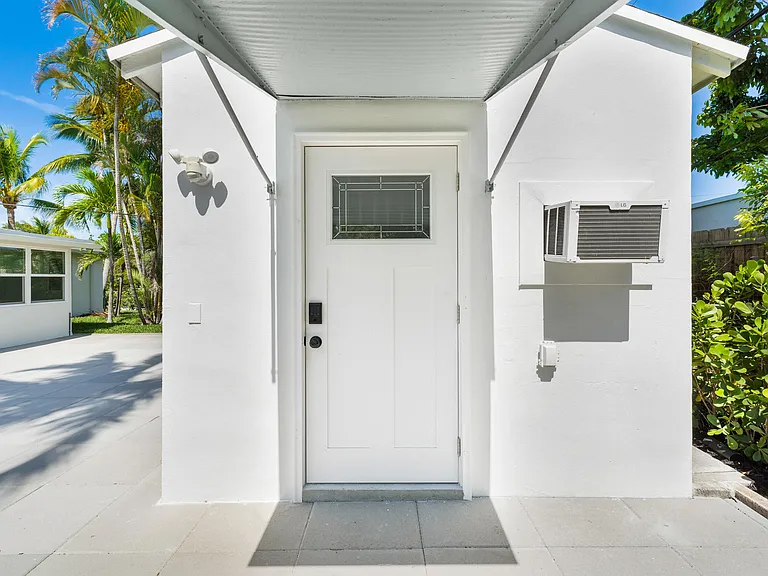 802 Lytle St — Photo 23