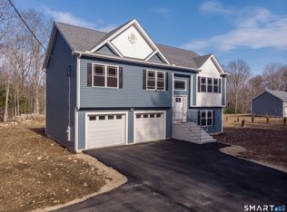 890 Brook Rd, Hampton, CT 06247