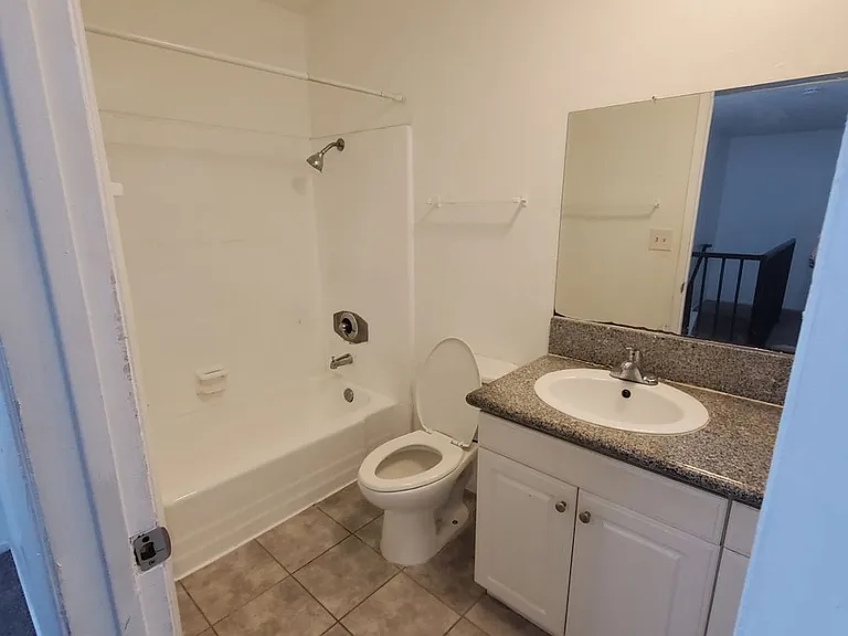 545 E Rue Royale St — Photo 13