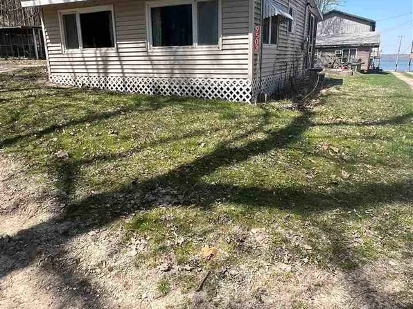 9503 F Ave, Wapello, IA 52653