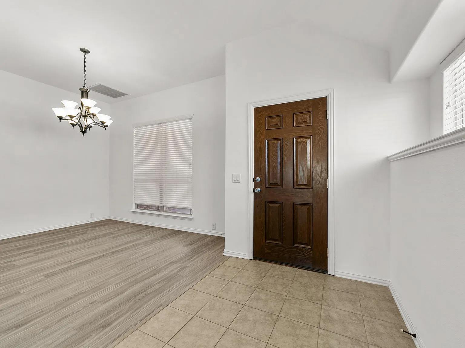 4 bed, 2326 sqft, $2,450 — Photo 4