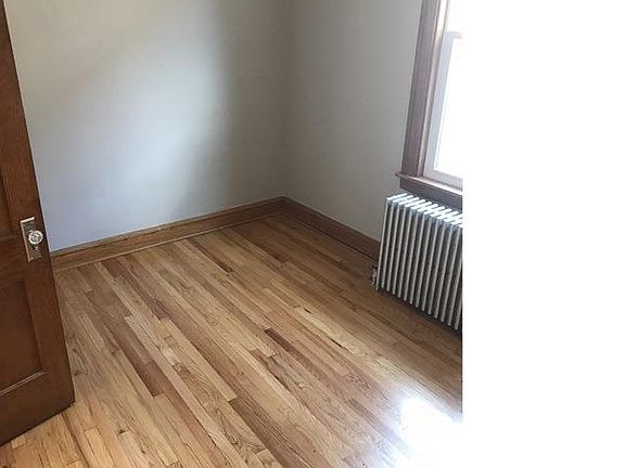 2nd image of 7024 S Artesian Ave