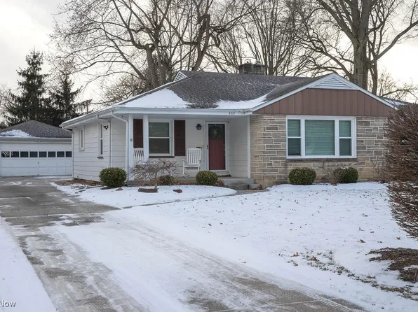 459 Wildwood Dr, Youngstown, OH 44512