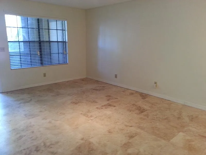 2 bed, 867 sqft, $1,545 — Photo 3