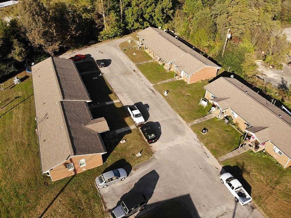 2nd image of 410 Hillcrest Dr