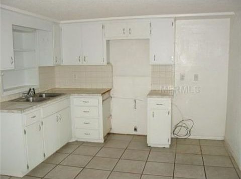 4th image of 3736 Beechwood Dr