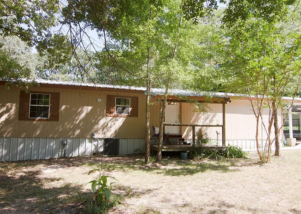 New AC, new copper electrical system, new plumbing, reinsulated the bottom, new flooring and decking, new roof with R19 insulation, new Connex 220 water heater. Must see!