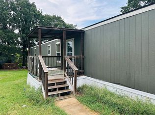 135 Navasota Dr, Bastrop, TX 78602