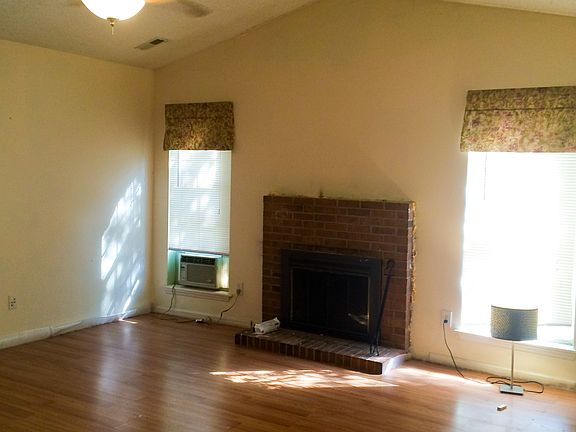 4th image of 8626 Lockerbie Ln