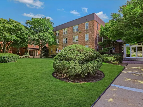 530 Dubois Avenue # 2C, Valley Stream, NY 11581