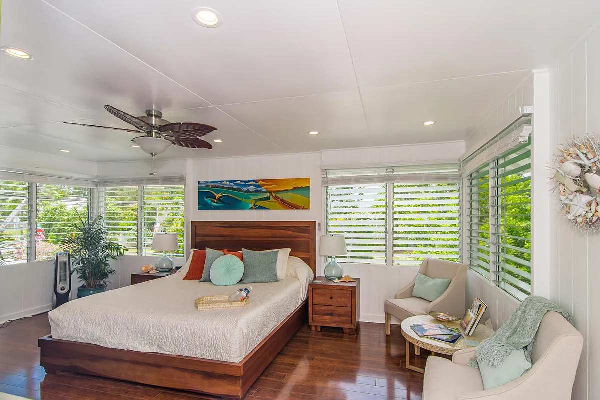Building Photo - 303 N Kalaheo Ave #B