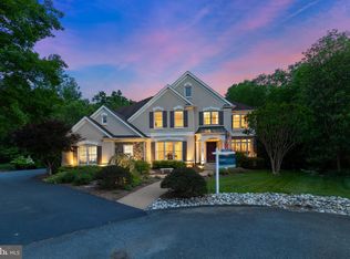 8501 Idylwood Valley Pl, Vienna, VA 22182