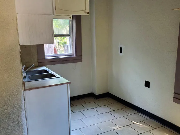 1516 N Atlanta Ct — Photo 6