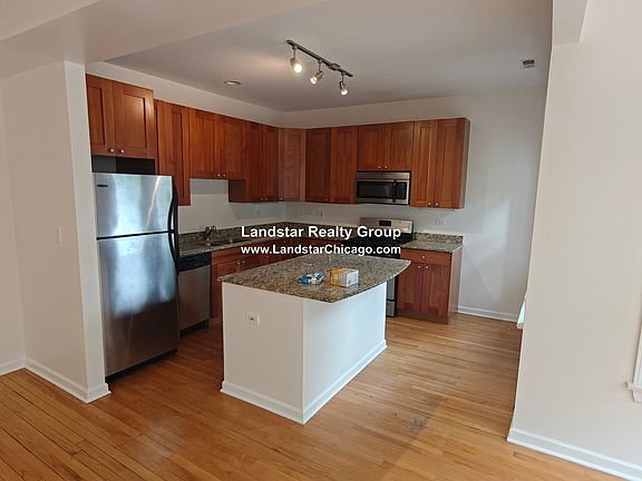 4th image of 4956 N Ridgeway Ave APT 1