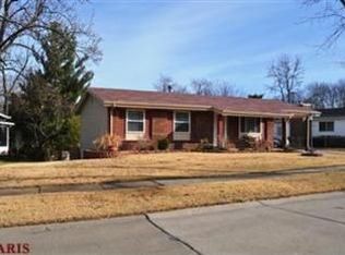 2310 Wescreek Dr, Maryland Heights, MO