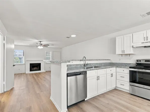 1834 River Crossing Cir APT D, Austin, TX 78741