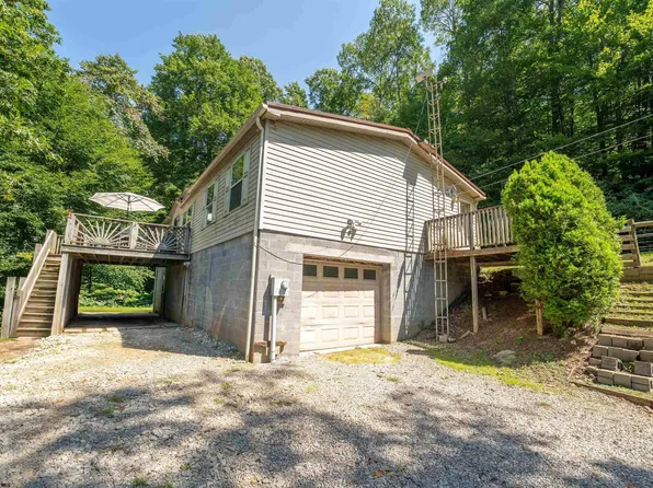 894 Mods Run Rd, Mannington, WV 26582