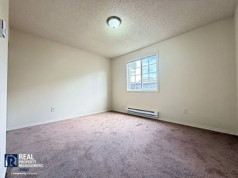 630-632 S State St Tacoma — Photo 17